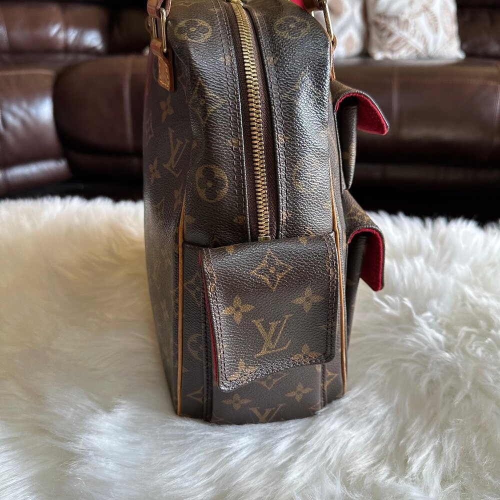 ❌SOLD❌Authentic Louis Vuitton Monogram Excentri Cite Tote Bag - Picture 4 of 17